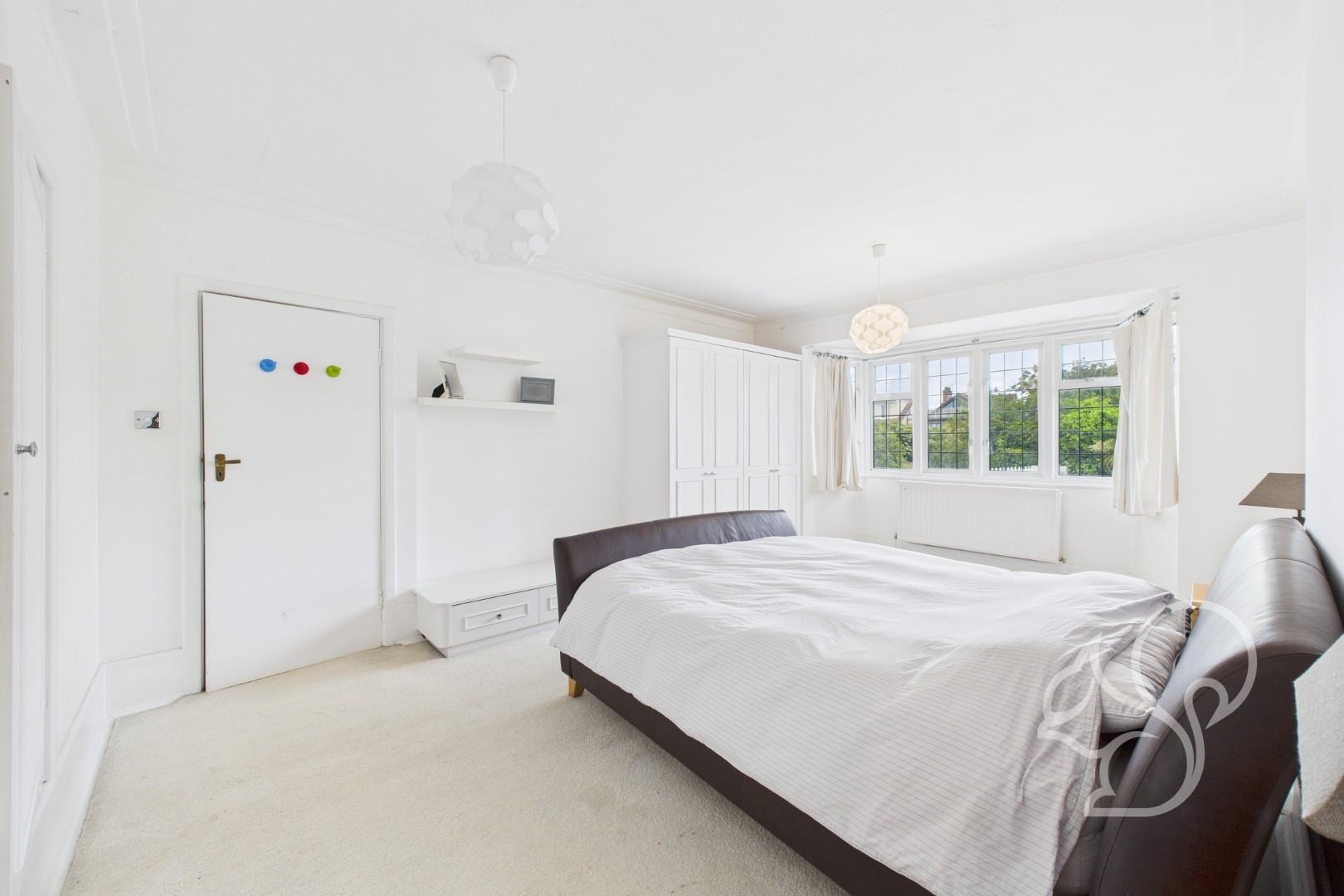 new 11 cwe bedroom pic.jpg